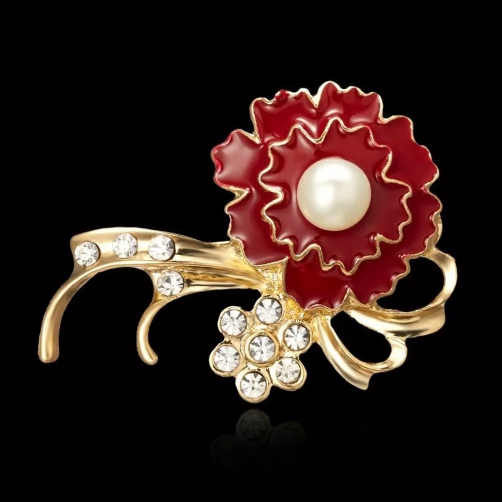 Pearl flower brooch